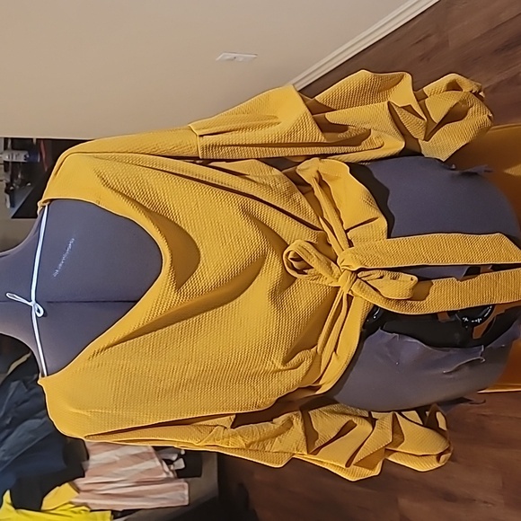 2 piece mustard pant suit never worn - Picture 2 of 2